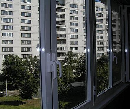 установка пластиковых окон на балконе Краснознаменск